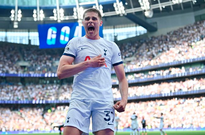 Premier League -Medie: United lurer på Van de Ven