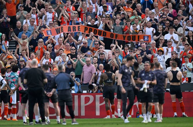 Premier League -Luton siger farvel til to klublegender