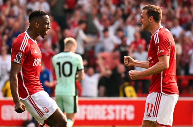 Premier League -Brølstærk stopper får et år mere i Forest