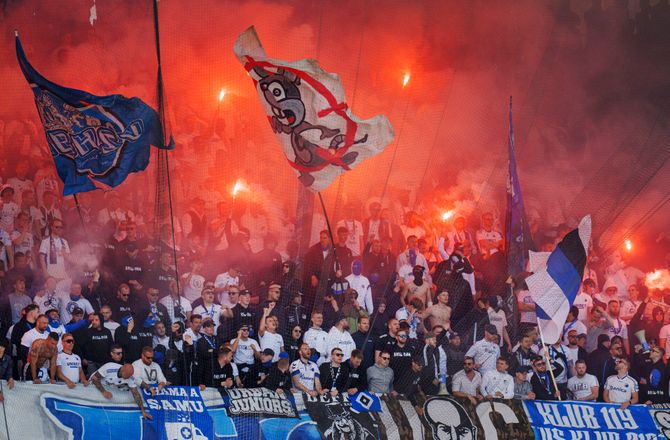 3F Superliga -Grotesk video: FCK-fans smadrer toiletter i Brøndby
