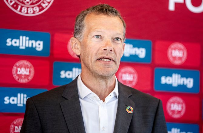 FIFA VM -DBU afventer FIFA: Tænker ikke på VM-økonomi