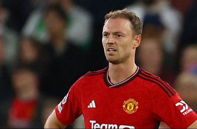 Premier League -Jonny Evans forlader Manchester United 