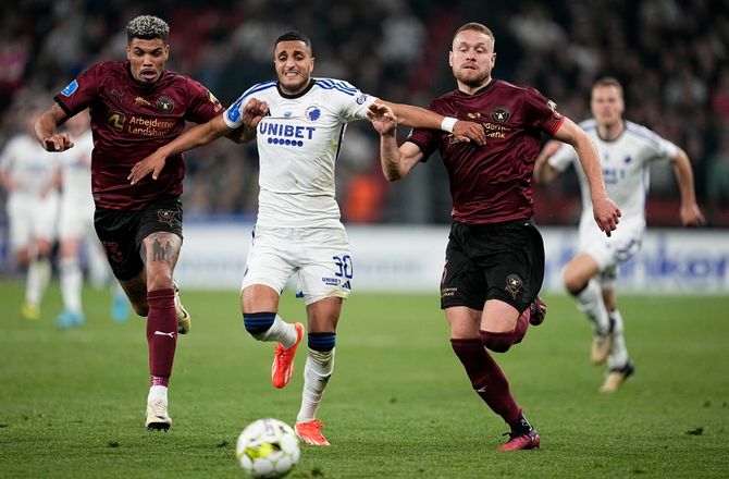 3F Superliga -FCM på guldkurs og FCK i knæ efter kæmpe drama