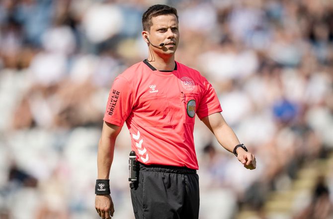 3F  Superliga   -Parken-debut: Ung dommer passer fløjten i FCK-AGF