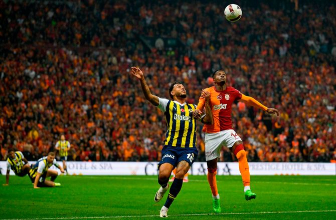SüperLig -Joshua King forlader Fenerbahce