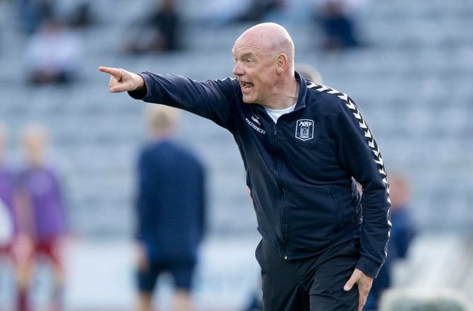 3F Superliga -Kryptisk Rösler: Jeg siger ikke noget