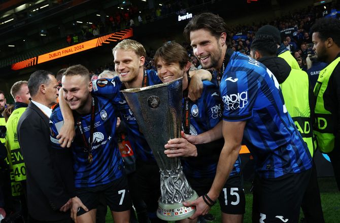 Atalanta -Atalanta ophæver med venstreback