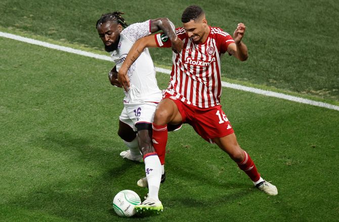 International -Forest henter og udlejer stopper til Olympiakos