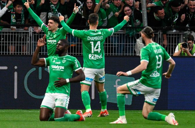 Ligue 1 -På vej ned i Ligue 2: Saint-Étienne holder fast i europæiske drømme