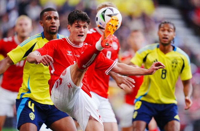 Danmark -Danmark skifter formation – Nørgaard får chancen