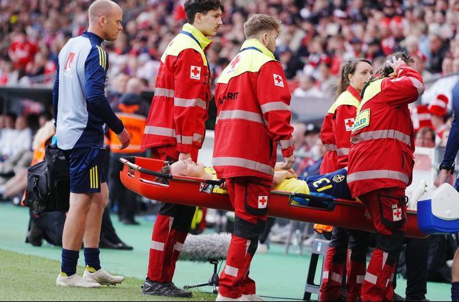 Træningskampe -Svensker båret ud efter få minutter: Ekstremt skuffet