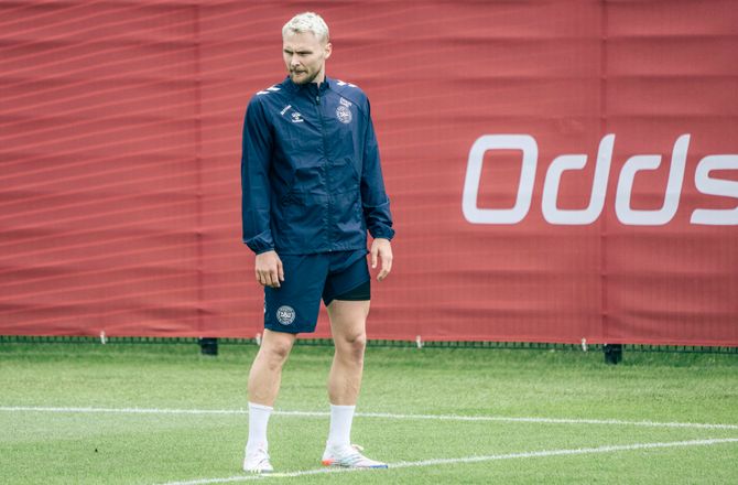 VM kval. UEFA -Riemer sorterer Victor Nelsson fra 