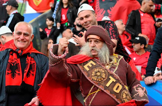 EM -UEFA sigter Albanien for provokerende flag