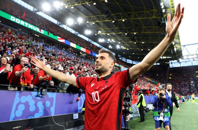 EM -Italiensk brøler: Albanien scorer EM's hurtigste mål nogensinde
