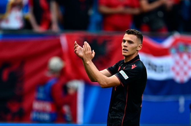 EM -Albansk profil fik Modric' trøje: Jeg er så glad