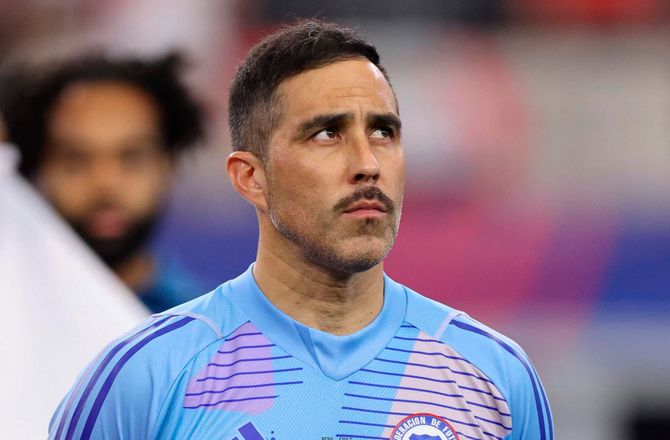 Chile -Claudio Bravo lægger handskerne på hylden