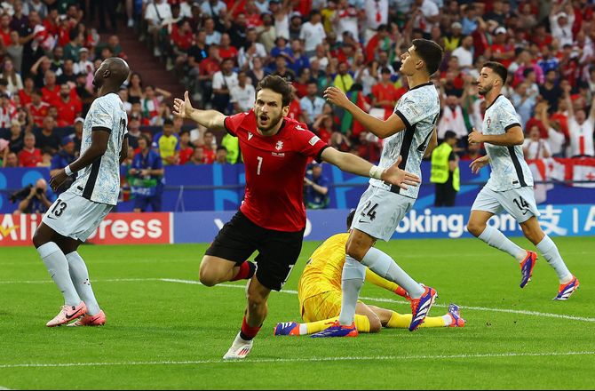 EM -SLUT: Georgien - Portugal og Tjekkiet - Tyrkiet minut for minut