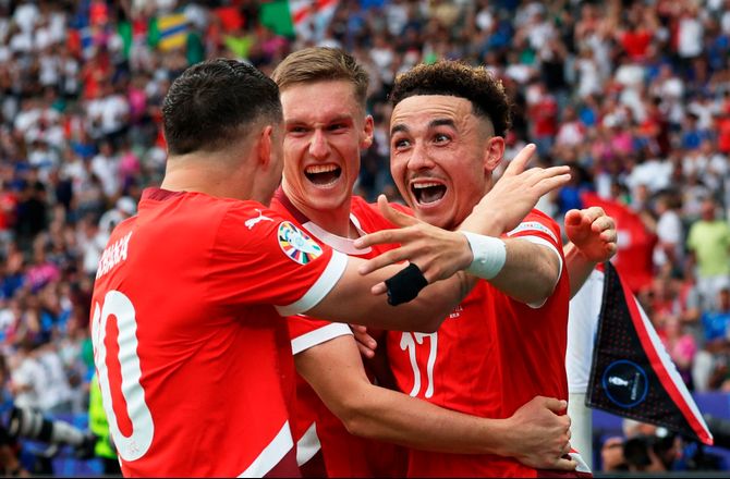 EM -Forsvarende mestre ude af EM - Schweiz i kvartfinalen