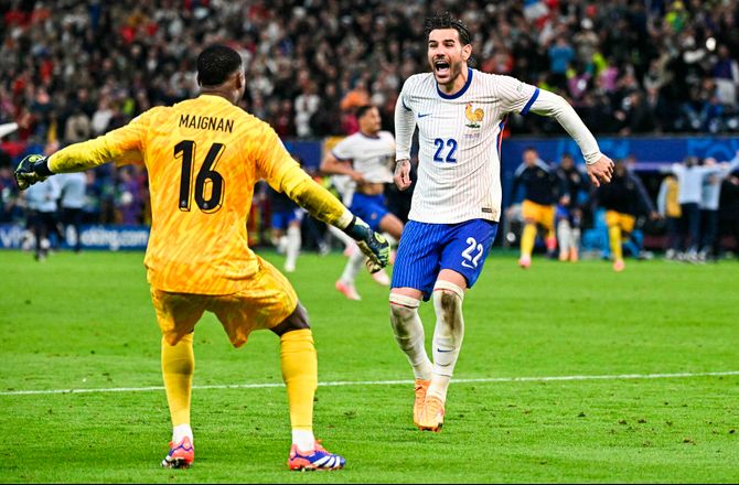 EM -Dagens EM-tip: Forsigtig start på giganternes møde