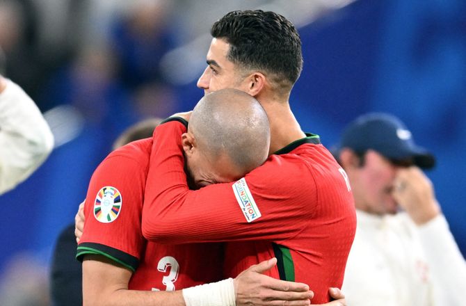 EM -Martinez holder døren på klem for Pepe og Ronaldo