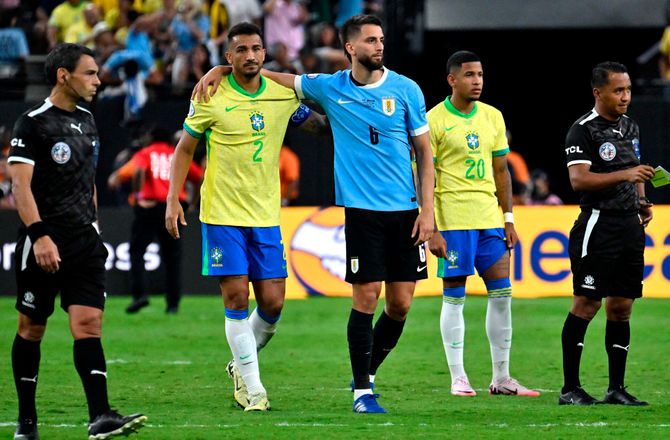 Copa America -Brasiliansk fiasko: Sendt ud af Uruguays ti mand