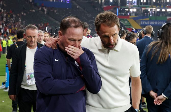 J. League -Steve Holland rykker til japansk fodbold