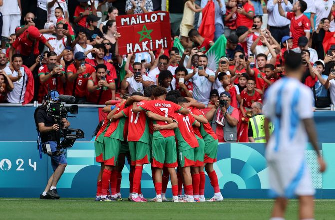 Sommer OL -VAR-tjek efter to timer gav Marokko sejr i bizar OL-kamp