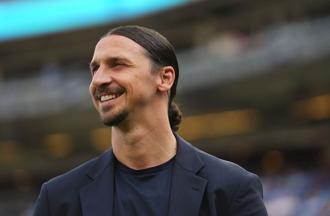 International -Kæk Zlatan-forudsigelse: Gimenez scorer mod Feyenoord