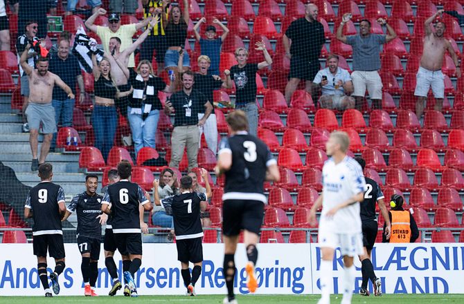 ECL -Afterparty i Parken: FCK inviterede Magpies i baren