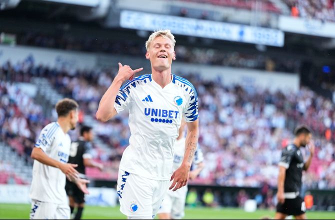 FC København -Bold viser FCK’s skæbnekamp i Skotland 