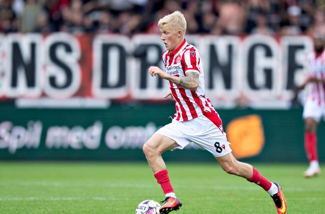 3F  Superliga -AaB-boss er vild med Widell: Fantastisk spiller 