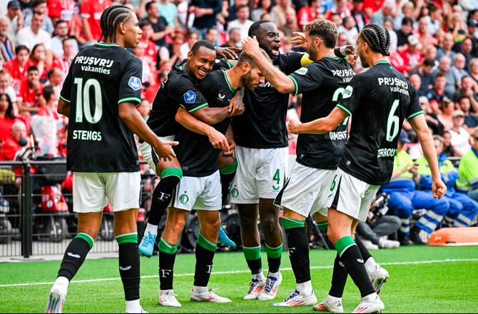 Super Cup -Hollandsk ilddåb: Priske fik første trofæ i vanvittigt målshow