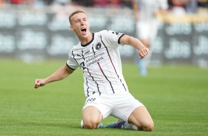CL -Et skridt tættere på CL: FCM tog første stik mod ungarske mestre