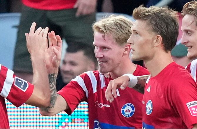 3F  Superliga -Kent Nielsen bekræfter interesse for målscorer 