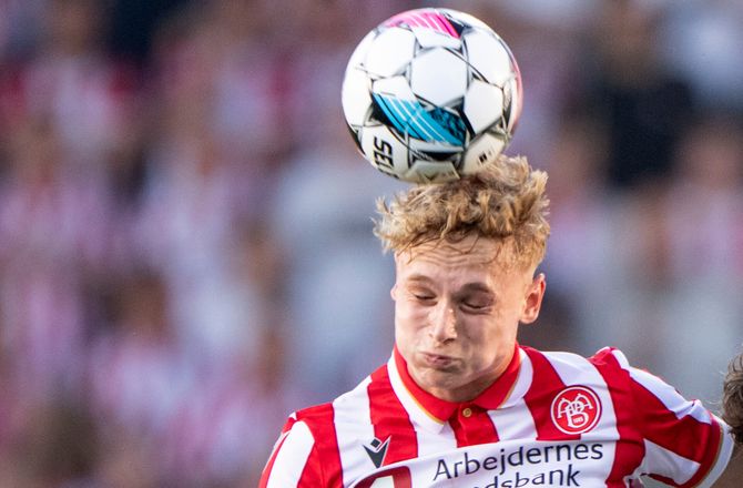 3F  Superliga -AaB’er enig med VAR: Jeg spiller bolden først