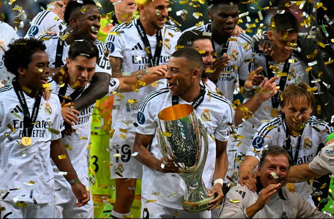 UEFA Supercup -Lykkelig Mbappé: Har ventet længe på det