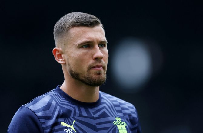 Premier League -Intern handel i Ankersen-imperie: Göztepe køber Saints-keeper