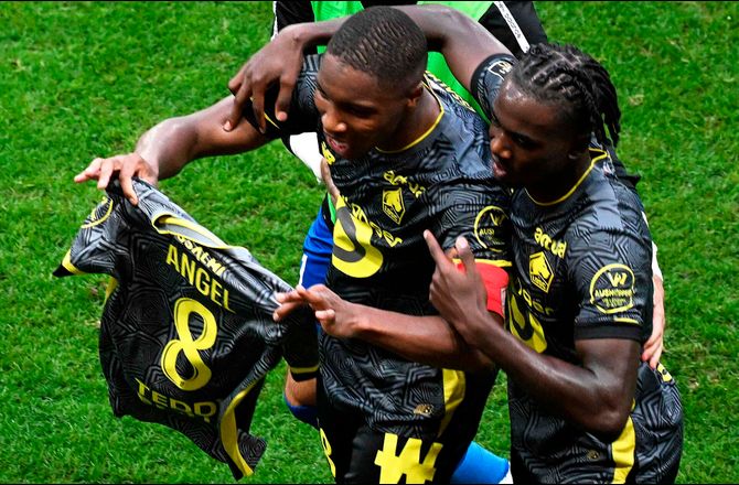 Ligue 1 -Grimt uheld overskyggede Lille-sejr