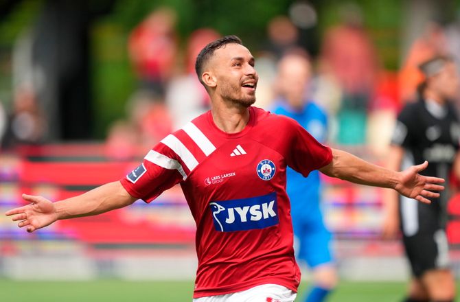3F Superliga -Bakiz er tilbage i Silkeborg-truppen