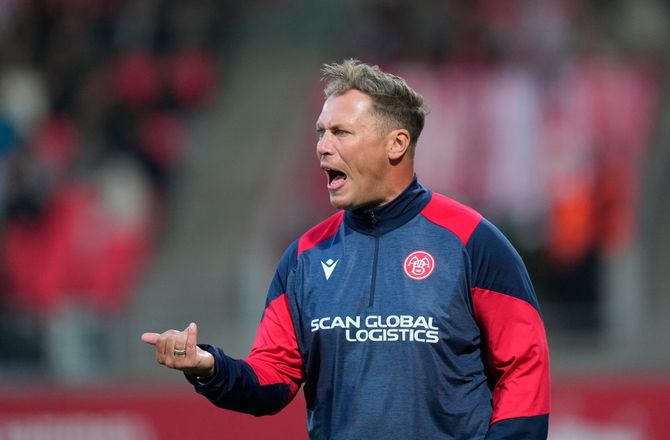 3F  Superliga -16 indkasserede mål i seks kampe - AaB vil ikke ændre på tilgang 