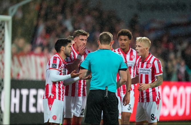 3F Superliga -SLUT: AaB - AGF minut for minut