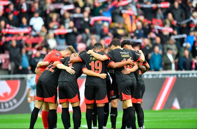 3F  Superliga -FCM-debutant flået ud i pausen: Det fungerede ikke