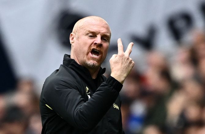 Premier League -Dyche undlader at sammenligne: Jeg er ikke altid genial 