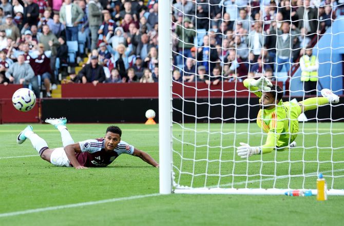 Premier League -Raya pillede Watkins: Det er ikke min bedste redning