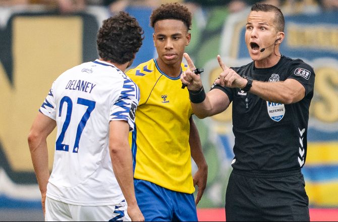 3F  Superliga -Delaney selv forvirret over tumult: Skulle da lige kigge