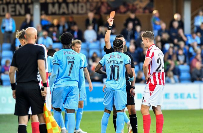 3F  Superliga -Bertelsen fik déjà-vu: Man skal kunne styre sig