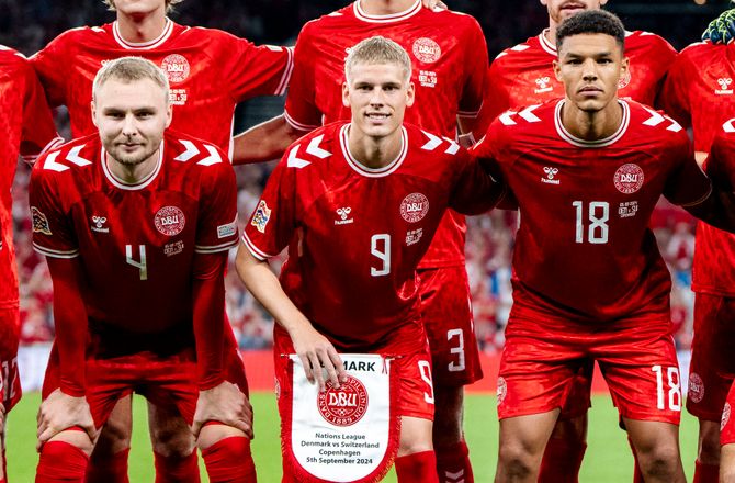 Nations League A -Stort skifte og debut: Grønbæk jubler over vild rejse