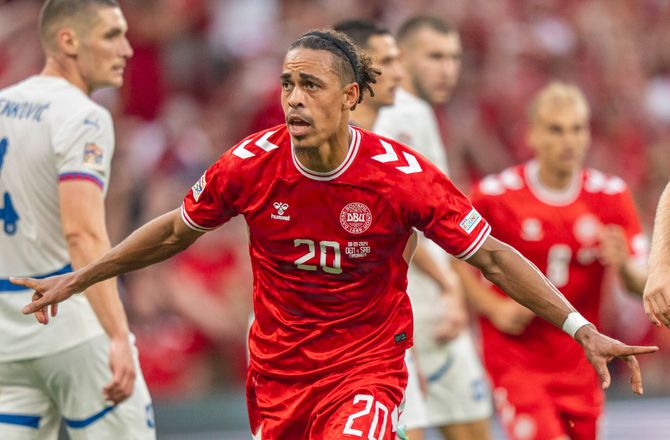 Danmark -Yussuf Poulsen opgiver ikke landsholdet: Se på Krohn-Dehli