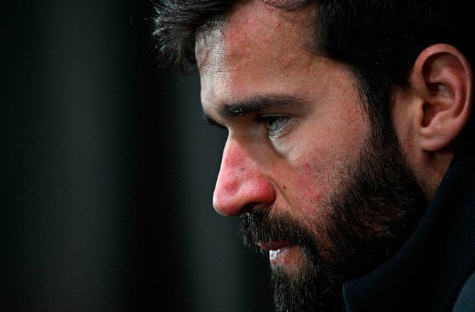 Premier League -Alisson åbner op om svær periode: Trænede dobbelt