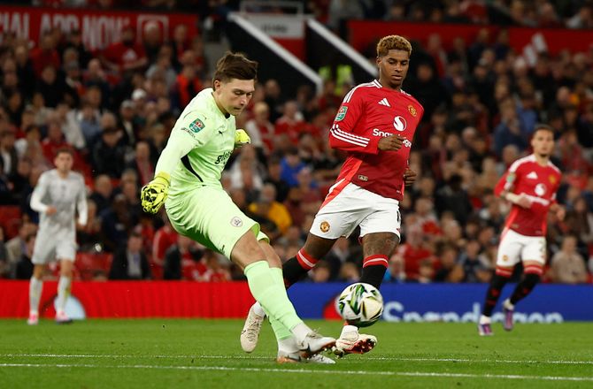 Premier League -Chelsea kalder målmand tilbage